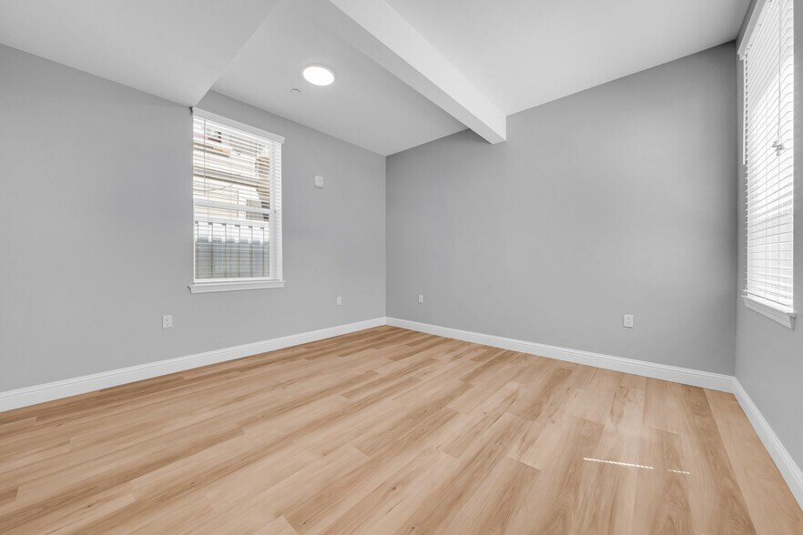 Building Photo - 2020 Dwight Way