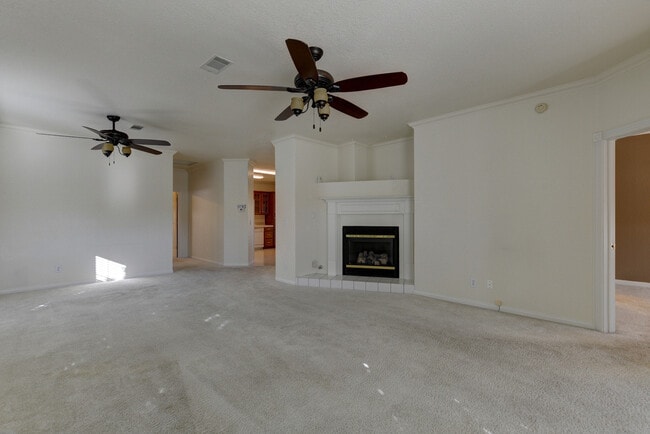 Building Photo - Home for rent in active 55+ community!