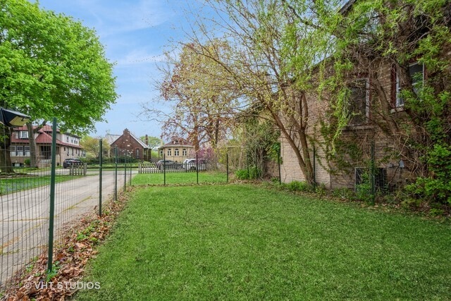 Building Photo - 2614 W Morse Ave