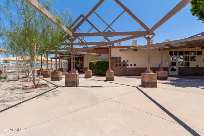 Building Photo - 1347 W Lobo Ave