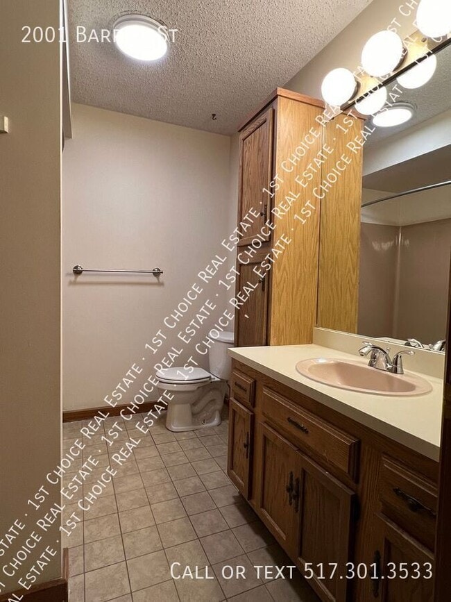 Building Photo - 2001 Barritt St