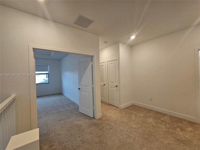 Building Photo - 4578 SW 174th Ave