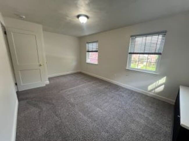 Building Photo - 320 Atkins Ave