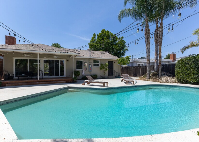 Backyard Pool - 7706 Quakertown Ave