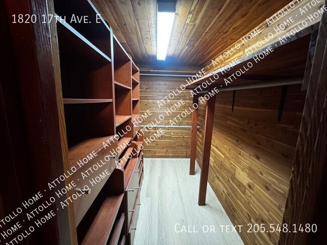 Building Photo - 1820 17th Ave E