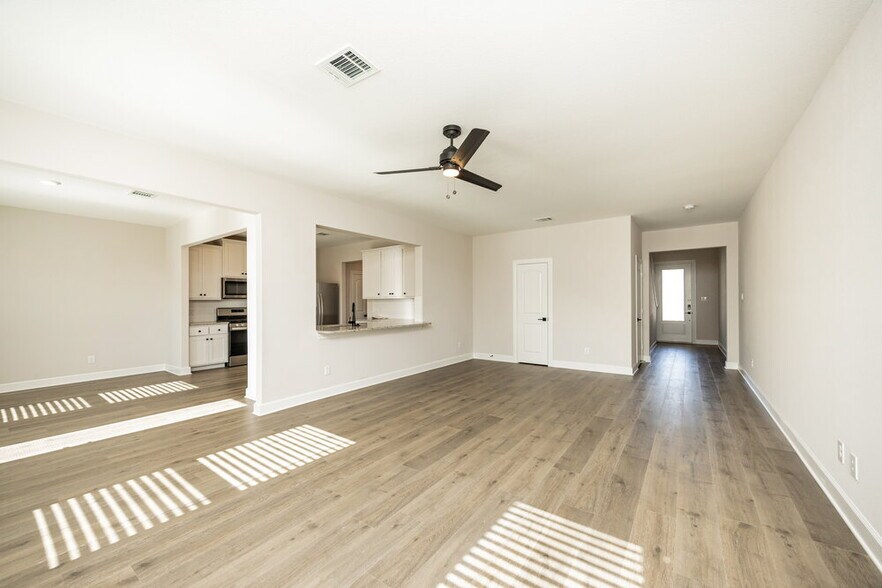 Building Photo - 1213 Bullock Dr