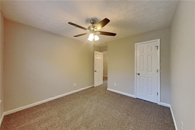 Building Photo - 1662 Maple Trace Ct