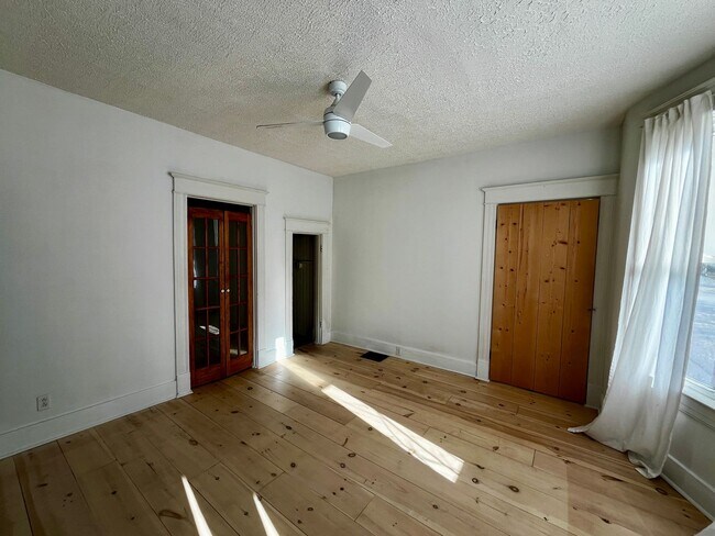 Building Photo - STUNNING BEECHMONT HOME WITH SOLAR PANELS ...