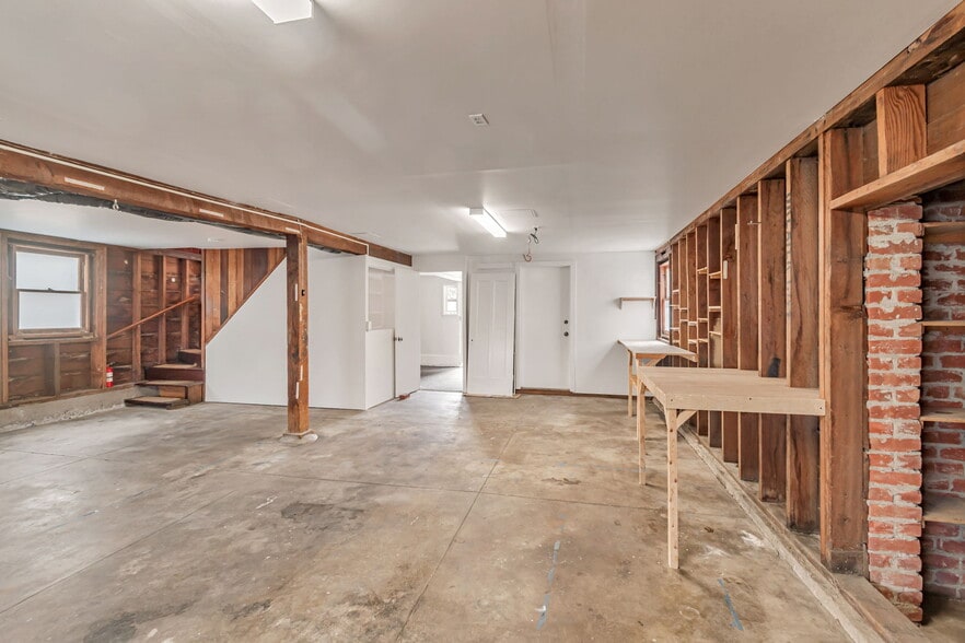 Building Photo - 2356 33rd Ave