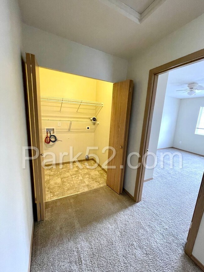 Building Photo - DuPont 4 Bedroom Single Family