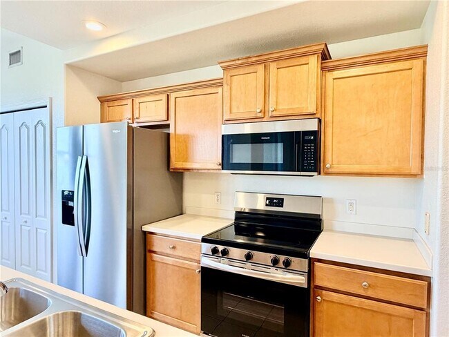 Building Photo - 819 Fairwaycove Ln