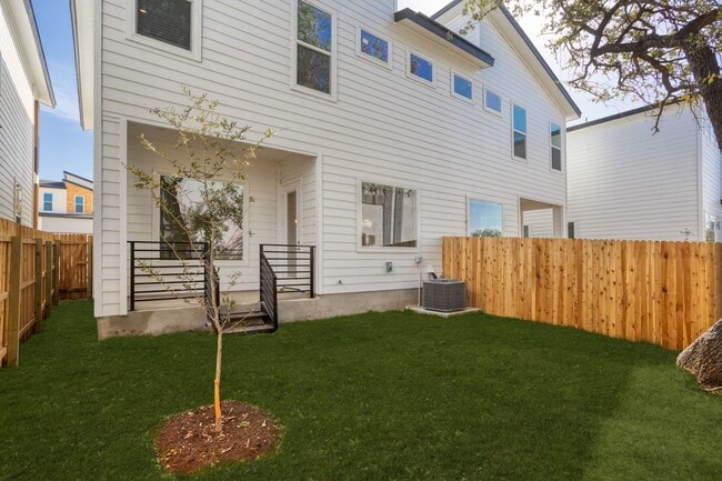 Building Photo - Brand New 3/2.5 Townhome