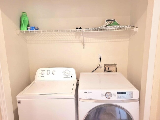 Building Photo - 5260 Collins Rd