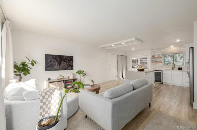 Building Photo - 16397 E Wyoming Dr