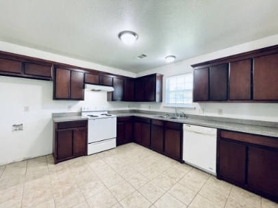 Building Photo - 473837 E 1117 Rd