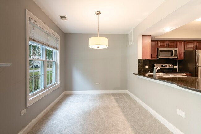 Building Photo - 43 Foxcroft Rd