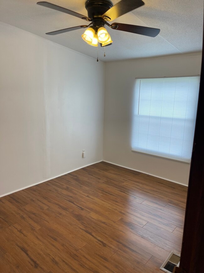 Room 3 (twin room) - 332 Helen St