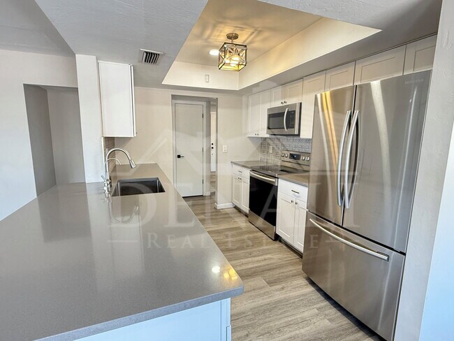 Building Photo - 3617 S Siesta Ln