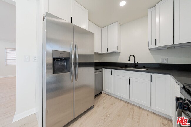 Building Photo - 8149 Alcove Ave