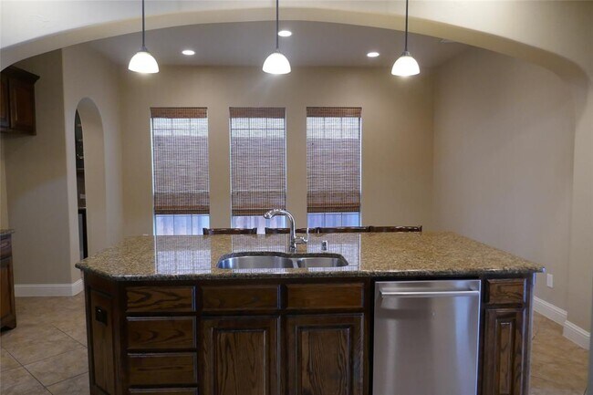 Building Photo - 2537 Windsor Castle Way