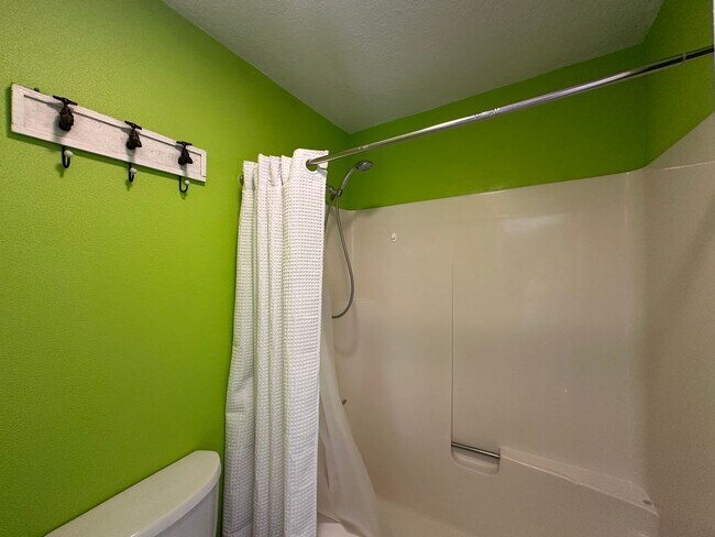 Building Photo - 3 Bed 2 Bath home with 2 Car Garage in Bellingham