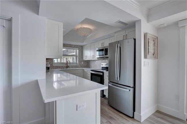 Building Photo - 3500 Gulf Shore Blvd N