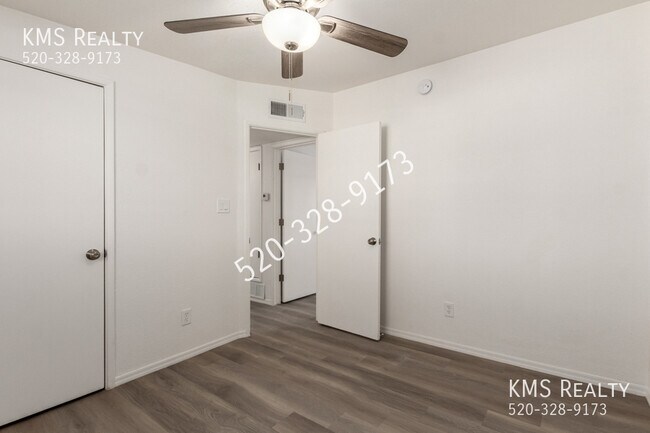 Building Photo - 260 N Melwood Ave