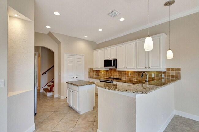 Building Photo - 4770 Cadiz Cir