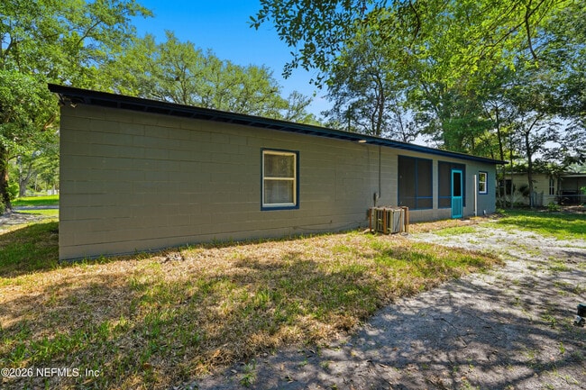 Building Photo - 3044 W 9th St