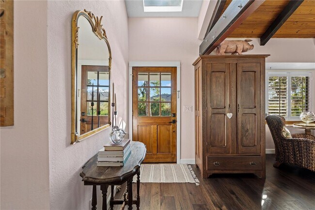 Building Photo - 731 Texas St