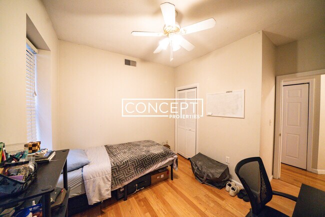 Building Photo - 65 Hemenway St