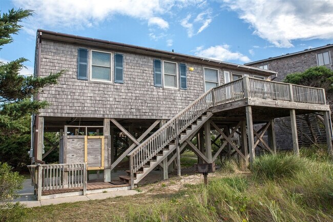 Building Photo - 54225 Shoresurf Ln