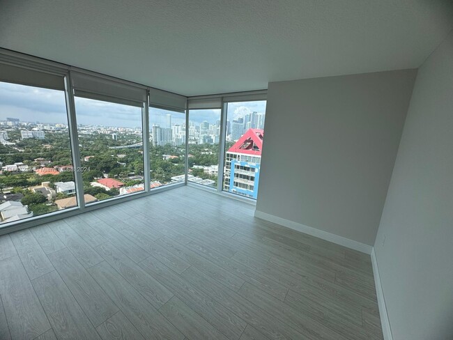 Building Photo - 2101 Brickell Ave