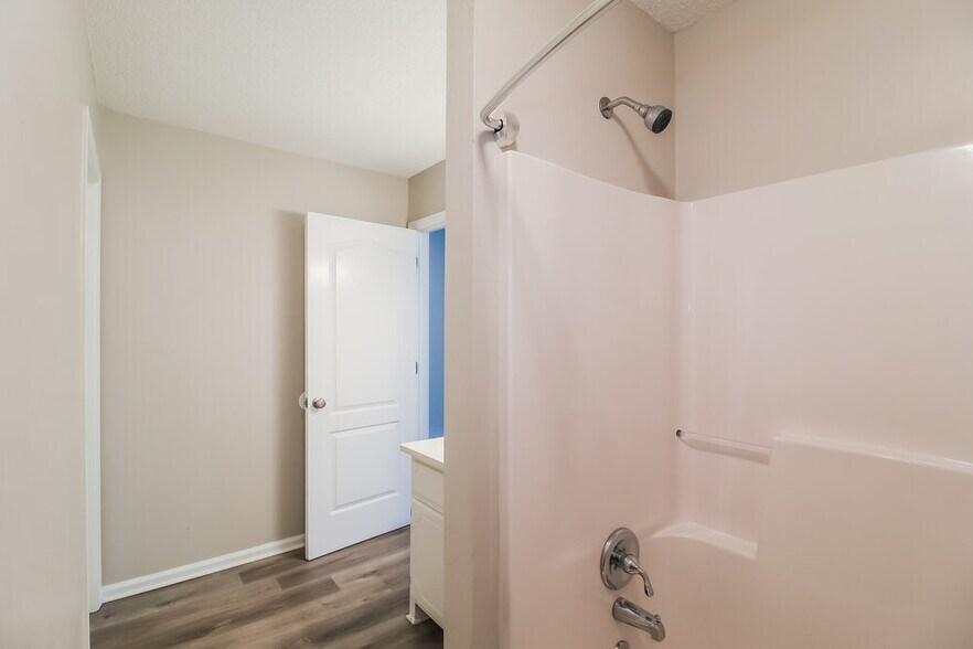 Building Photo - 104 Nanci Ct