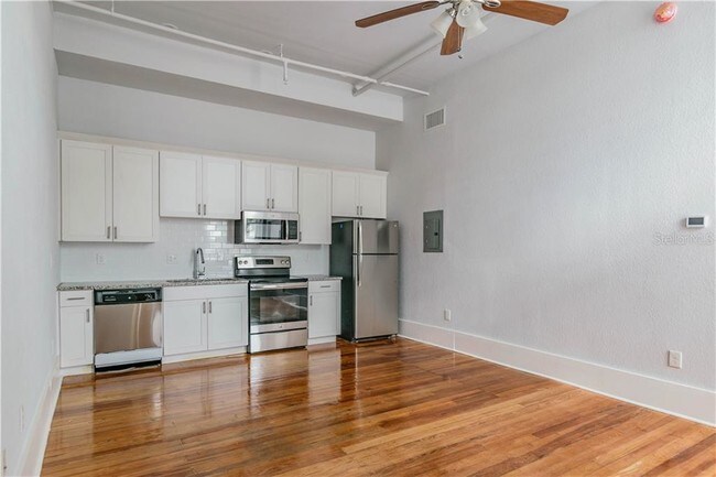 Building Photo - 1090 10th St N