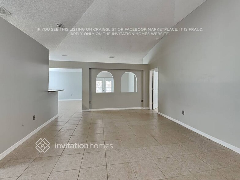 Building Photo - 1622 Hudderfield Cir W