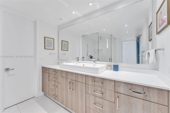 Building Photo - 19500 Turnberry Way