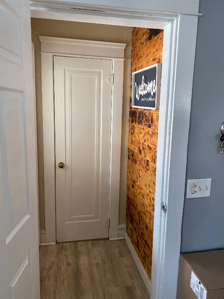 Building Photo - 61 Orchard St