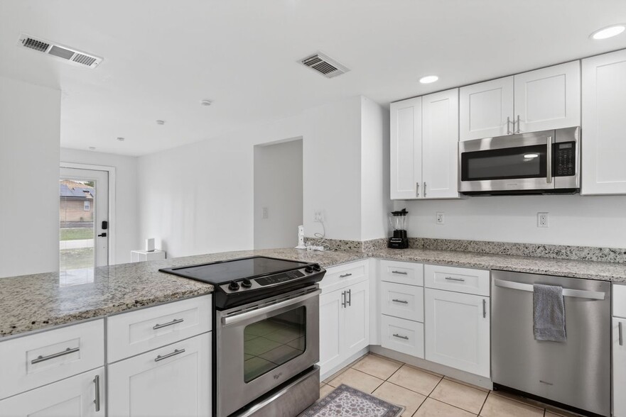 Building Photo - 1057 Tropical Ave NW