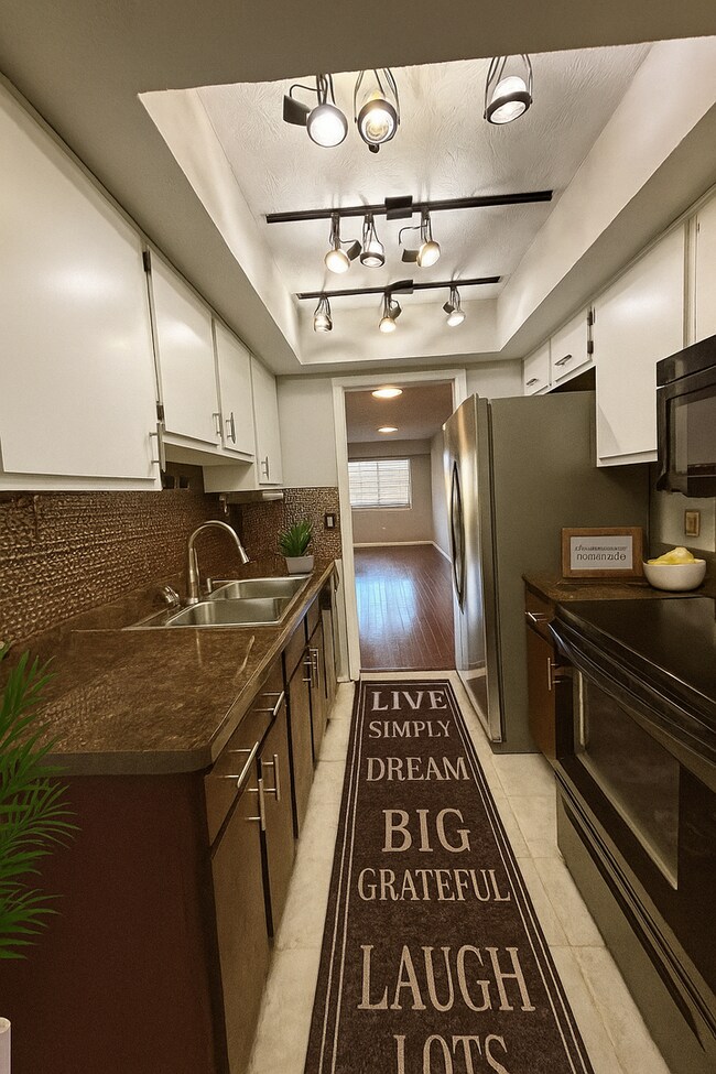 Building Photo - Cozy Butler Township Home with 2-Car Carport – Schedule a Tour Today!