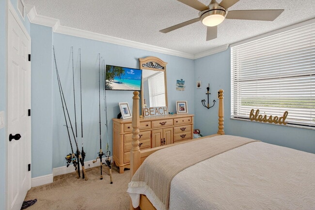 Building Photo - 5055 N Hwy A1A