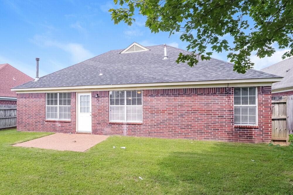Building Photo - 7031 Manslick Rd