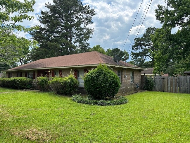 Building Photo - 5703 Medallion Dr