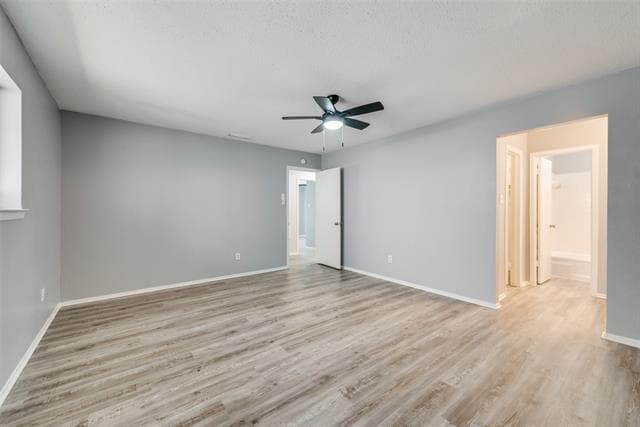 Building Photo - 2814 Meadow Park Dr