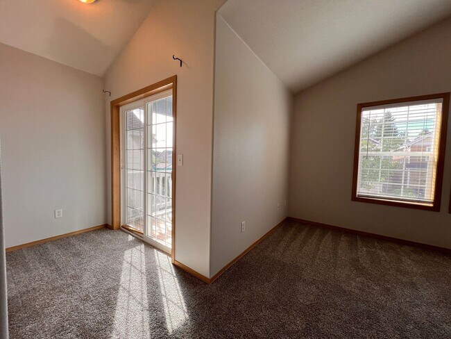 Building Photo - MOVE IN SPECIAL!! Beautifully Remodeled Ho...