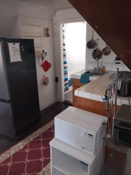 Building Photo - 805 N Leverett Ave