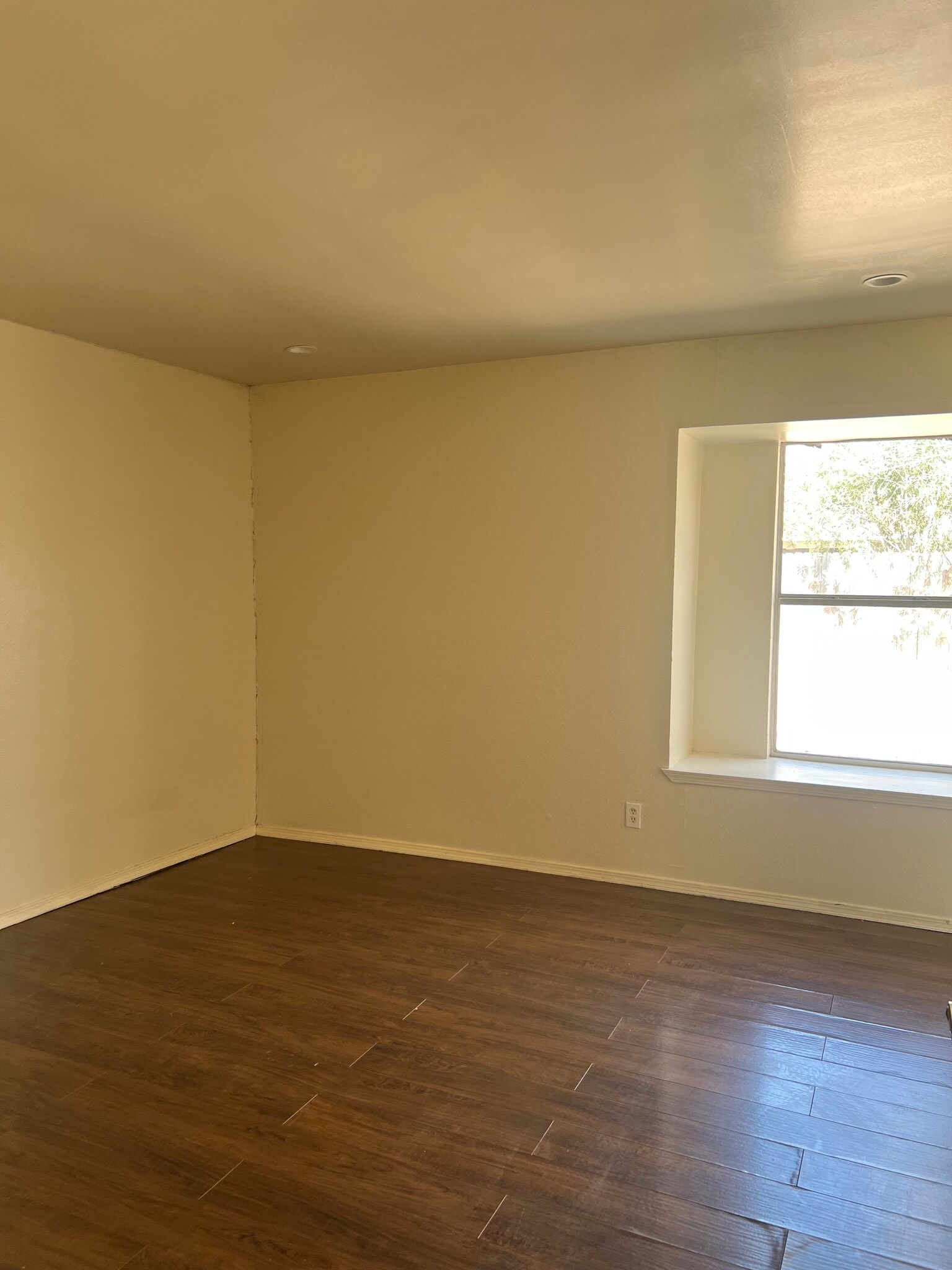 Building Photo - 1555 Nogalitos St