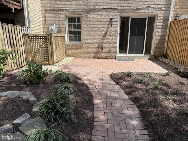 Building Photo - 7378 Jiri Woods Ct