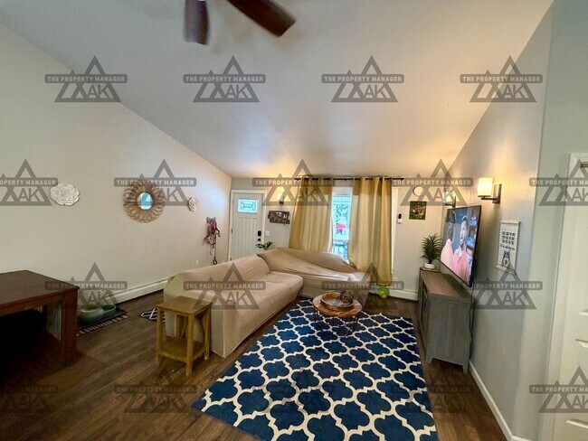 Building Photo - 3BR Home in North Pole | Fenced Yard/Pet Friendly + Garage | Available June 15