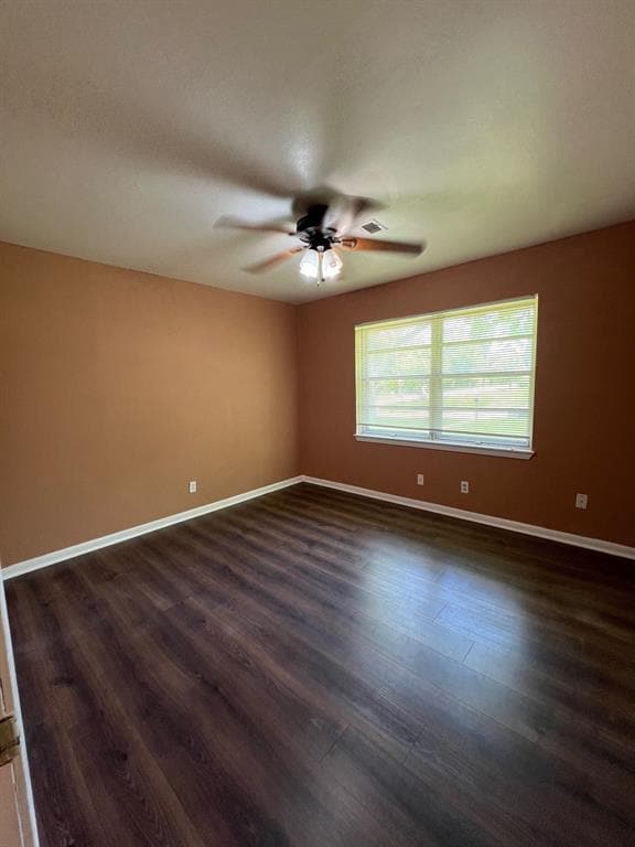 Building Photo - 2704 Cedar Dr